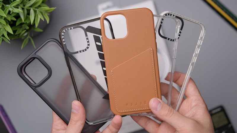 スマホケースの黒ずみをやさしく落とす方法｜素材別のお手入れと黄ばみを防ぐコツ